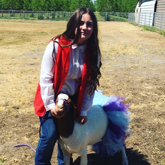 Meet your Posher, Makayla - Picture 1 of 1